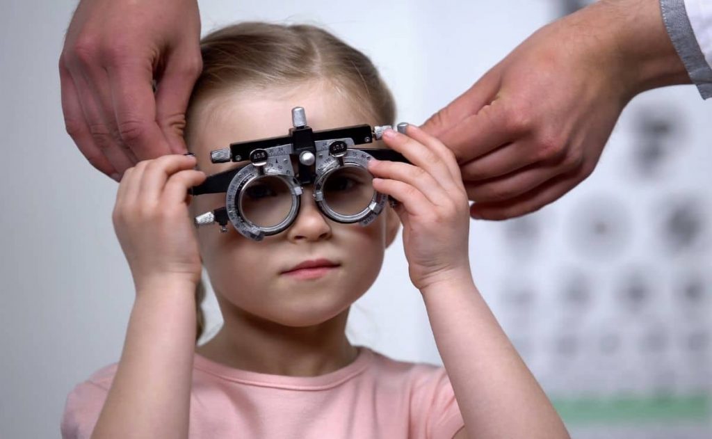 Main symptoms to detect vision problems in children