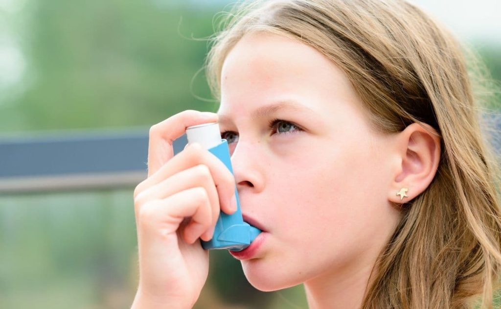 Lack of vitamin D and other factors that affect childhood asthma