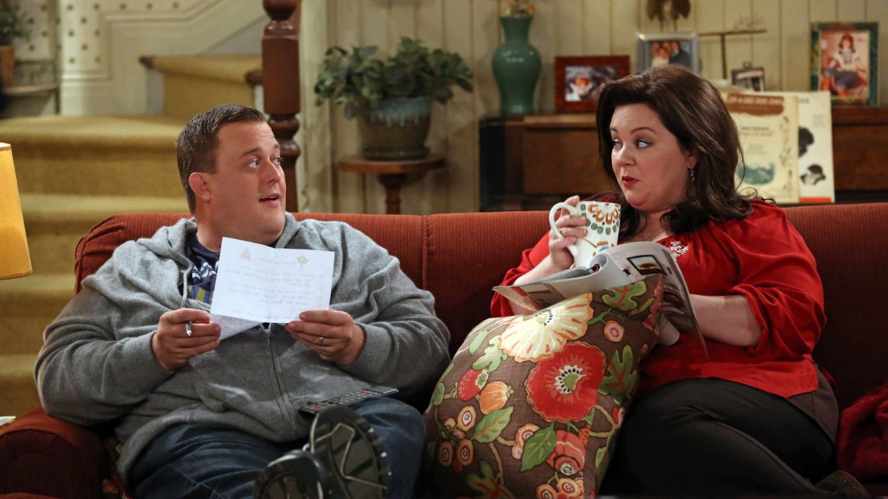 PLOT OF MIKE AND MOLLY