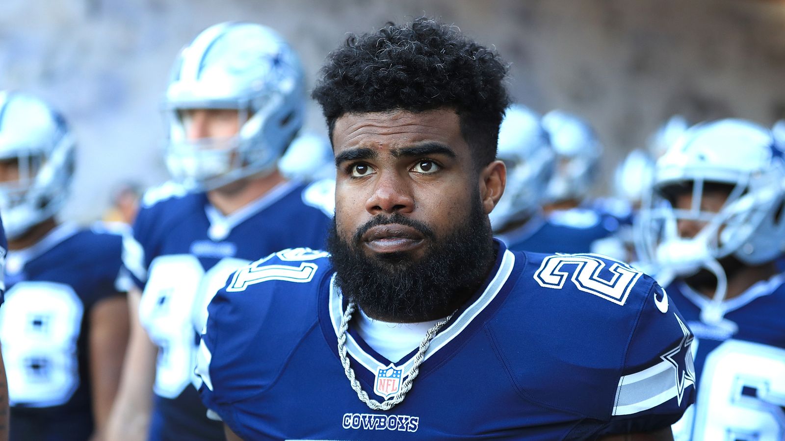 Who is the secret girlfriend of Ezekiel Elliott?