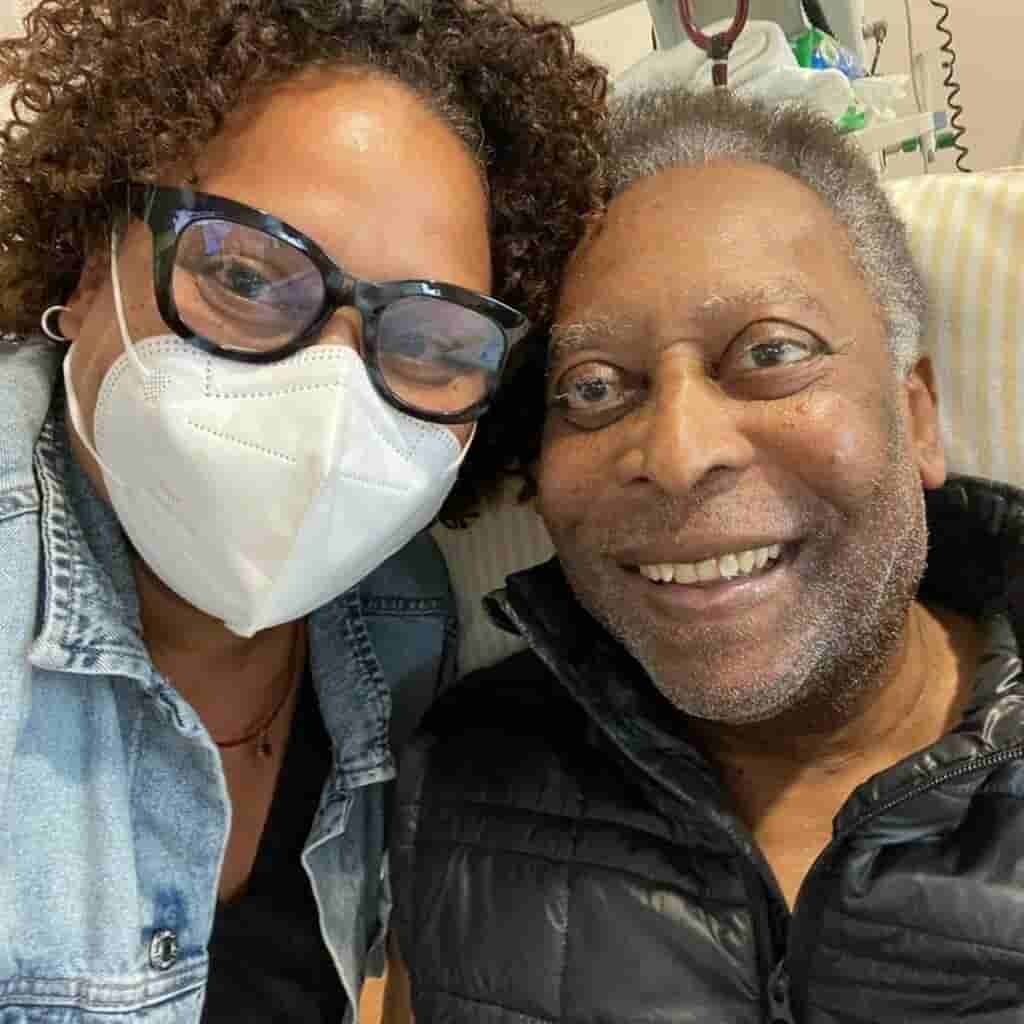 Pele’s daughter writes a poignant Instagram message and joins family in paying respect to the late Brazilian legend.