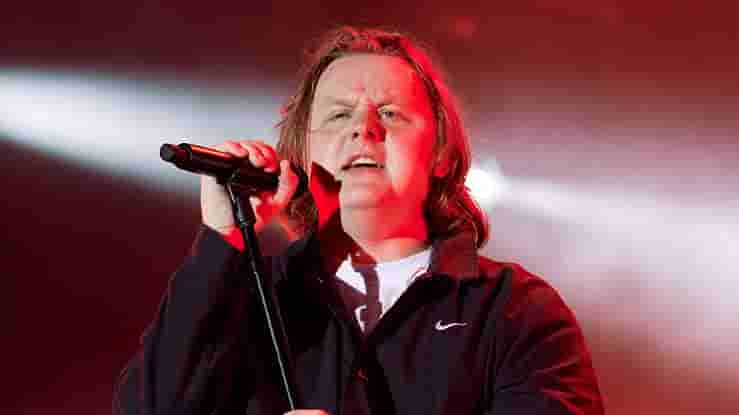 Lewis Capaldi Fighting to Form New Relationships 