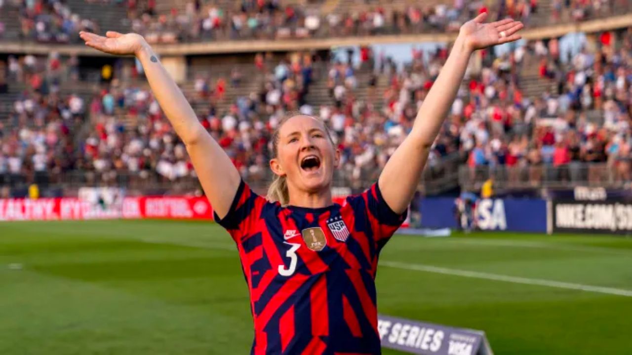 Sam Mewis Retires - Achievements, Personal Life