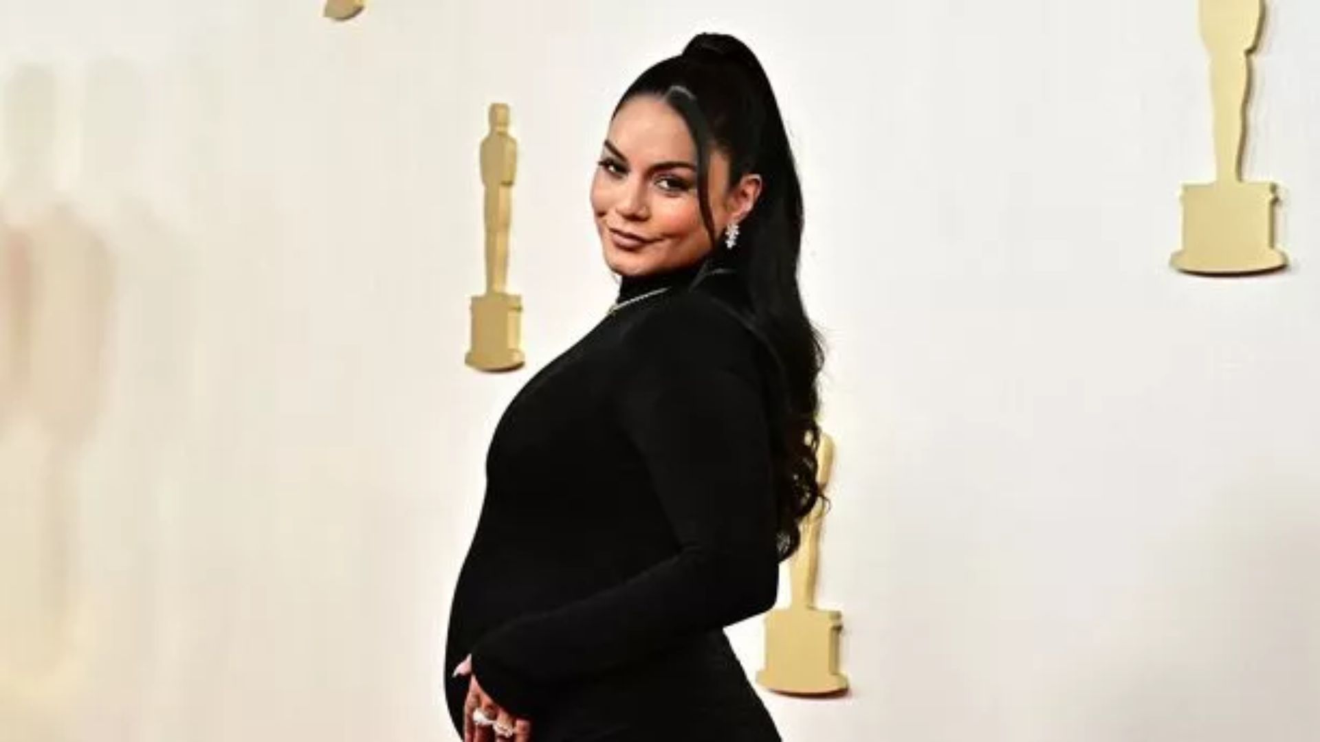 Vanessa Hudgens Showed Off Her Baby Bump On The 2024 Oscars Red Carpet And Looked Like She Was Announcing Her Pregnancy